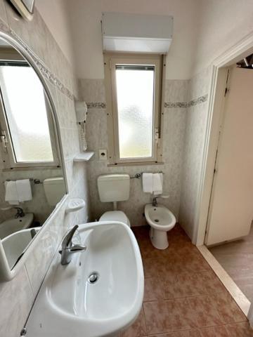 Hotel Fiorenza Milano Marittima Bagian luar foto